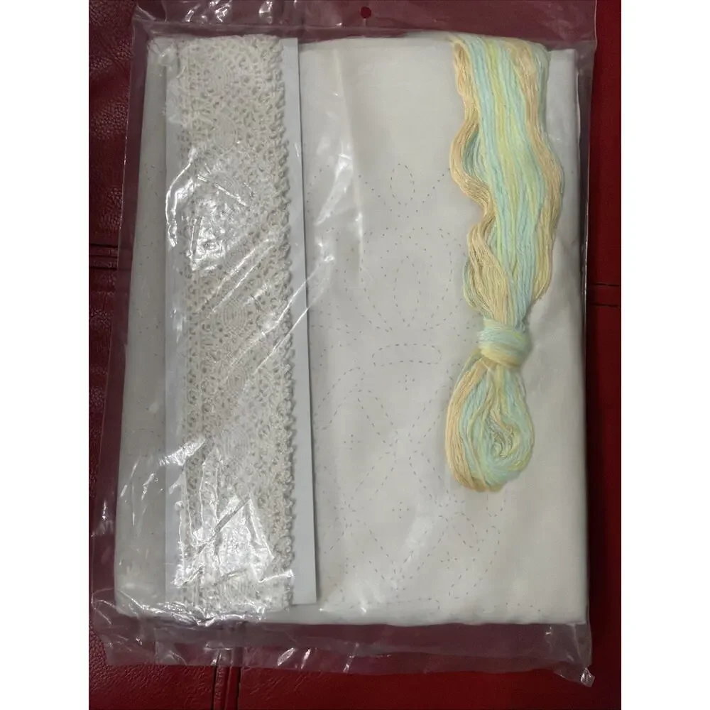 NEW Cathy Needlecraft Shadow Quilting Pillow Kit Pineapple,‎ And Lace 6925